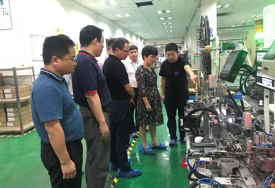 茅箭區(qū)領(lǐng)導(dǎo)化身“店小二”高效招商 四天跨四省考察十項(xiàng)目，文具產(chǎn)業(yè)成重點(diǎn)